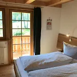 Appartement Urbanshof Herr Tobias Fehrenbach *